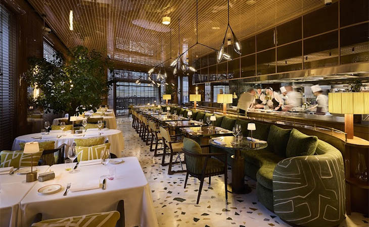 عيشوا أجواء "لا دولتشي فيتا" داخل هذا المطعم الإيطالي الفاخر في لندن!